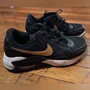 Sneakers Nike Air Max color black with gold